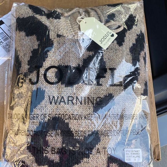 🚨24 HOUR SALE🚨Weekend Fit Leopard Print Set - Picture 8 of 10